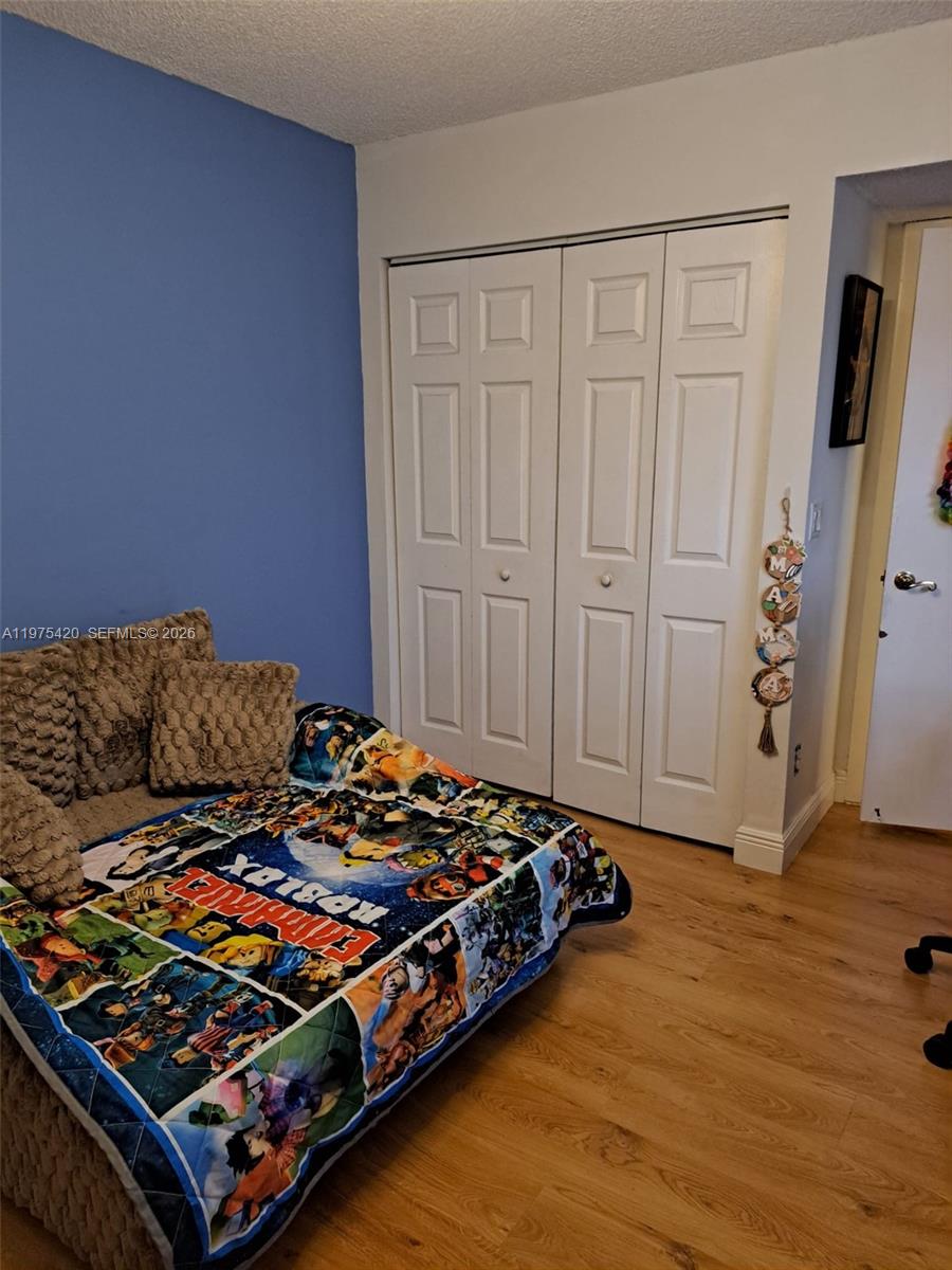 C H E ACRES - Residential