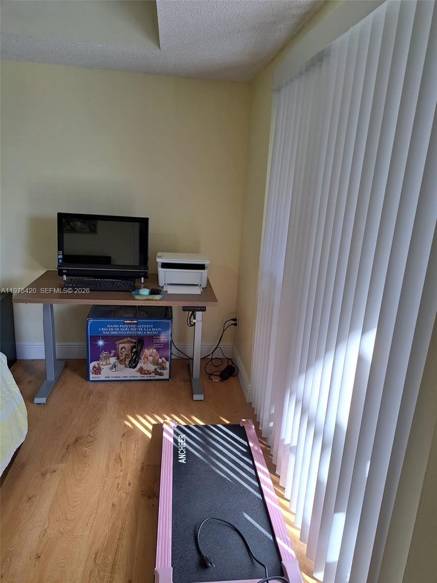 C H E ACRES - Residential