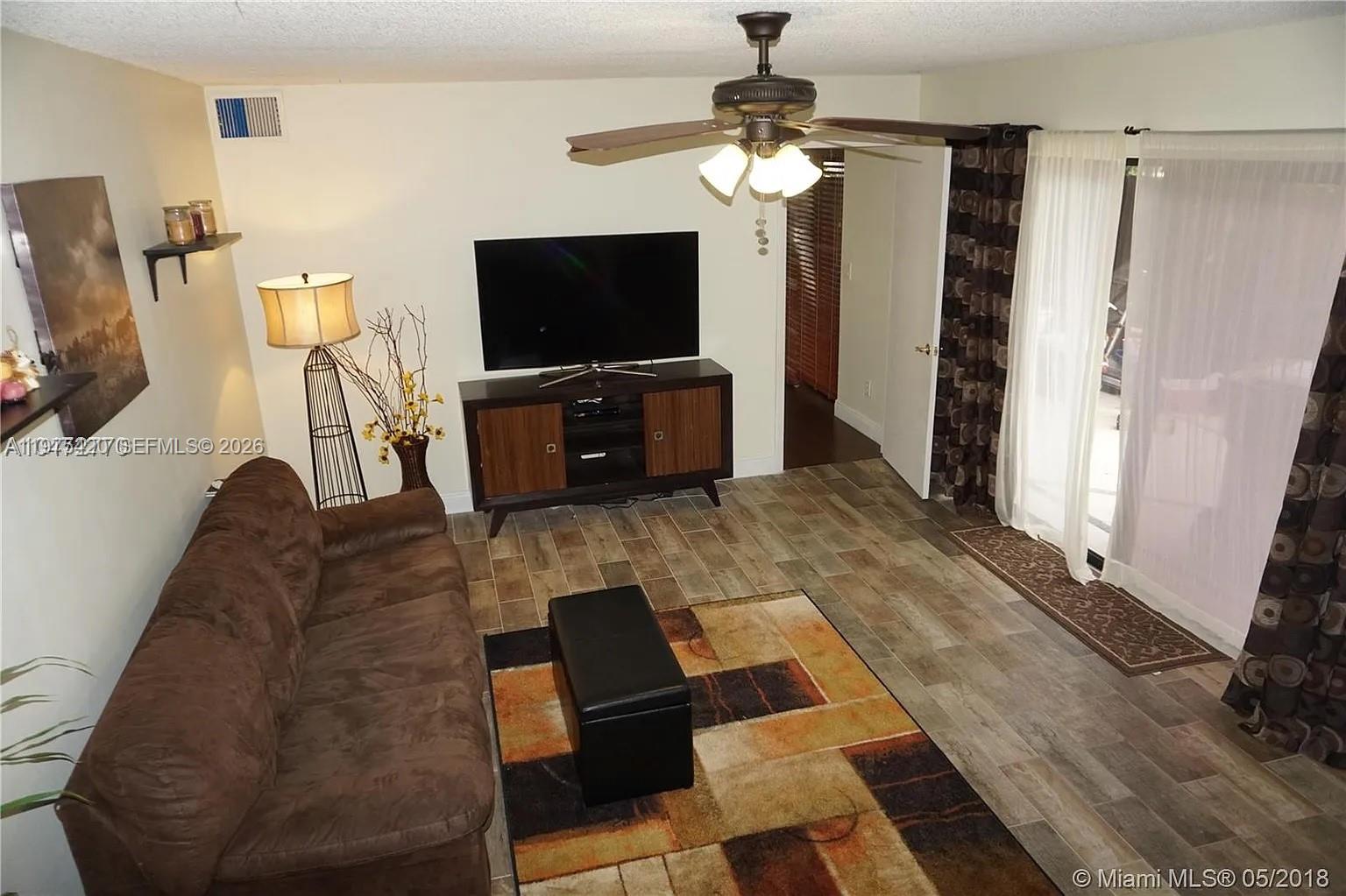 C H E ACRES - Residential