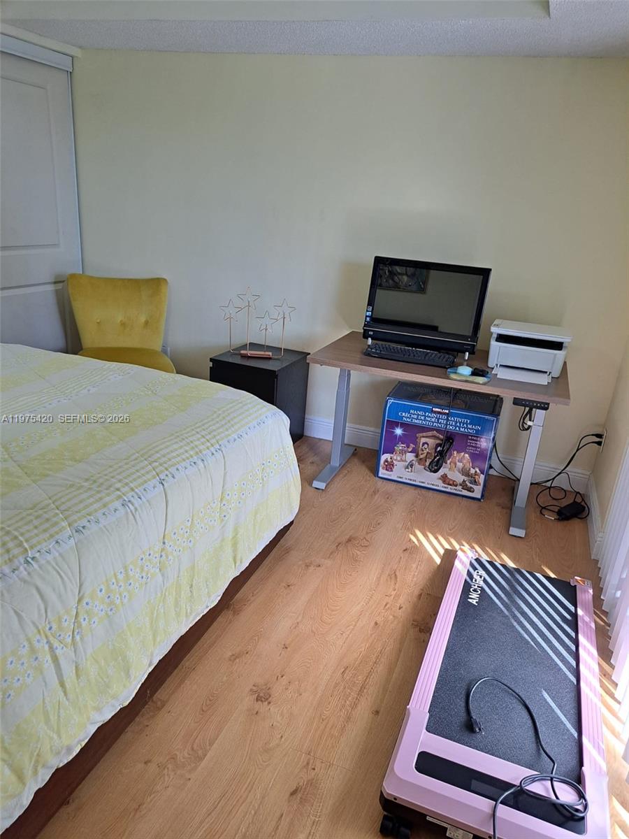 C H E ACRES - Residential