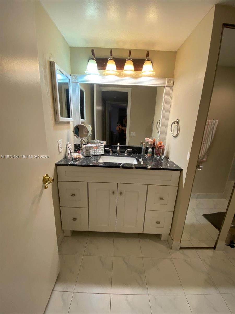 C H E ACRES - Residential