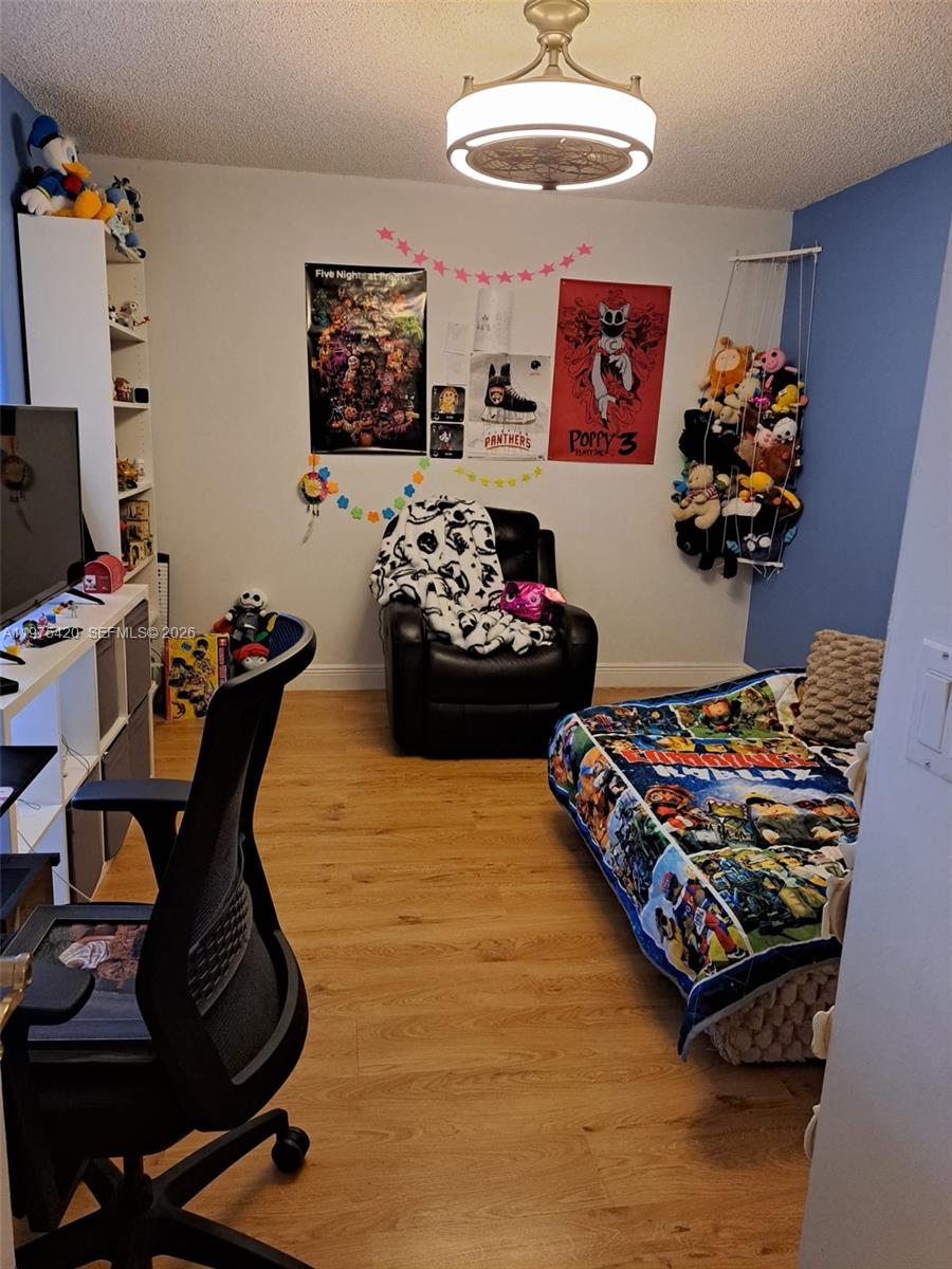 C H E ACRES - Residential