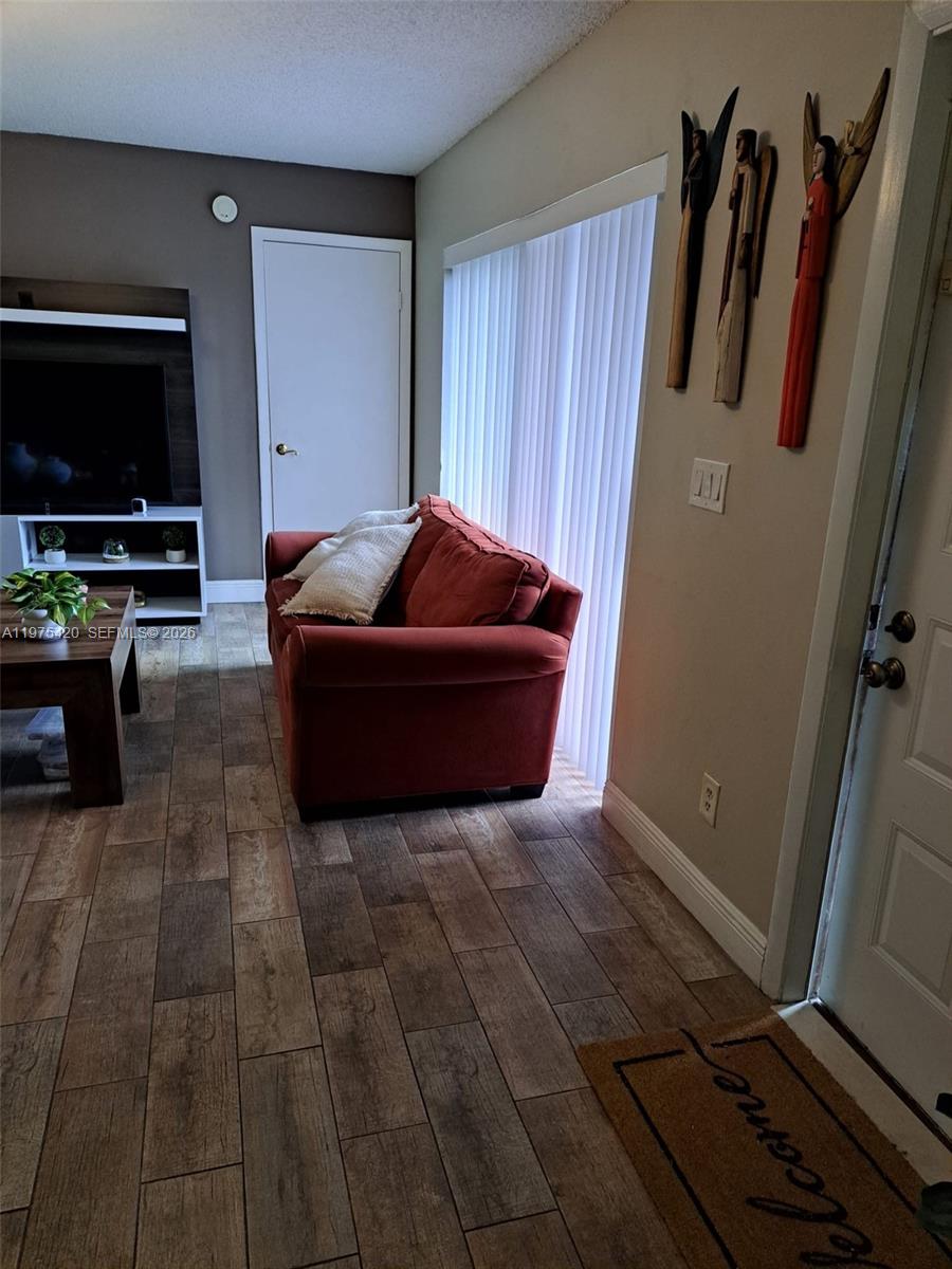 C H E ACRES - Residential