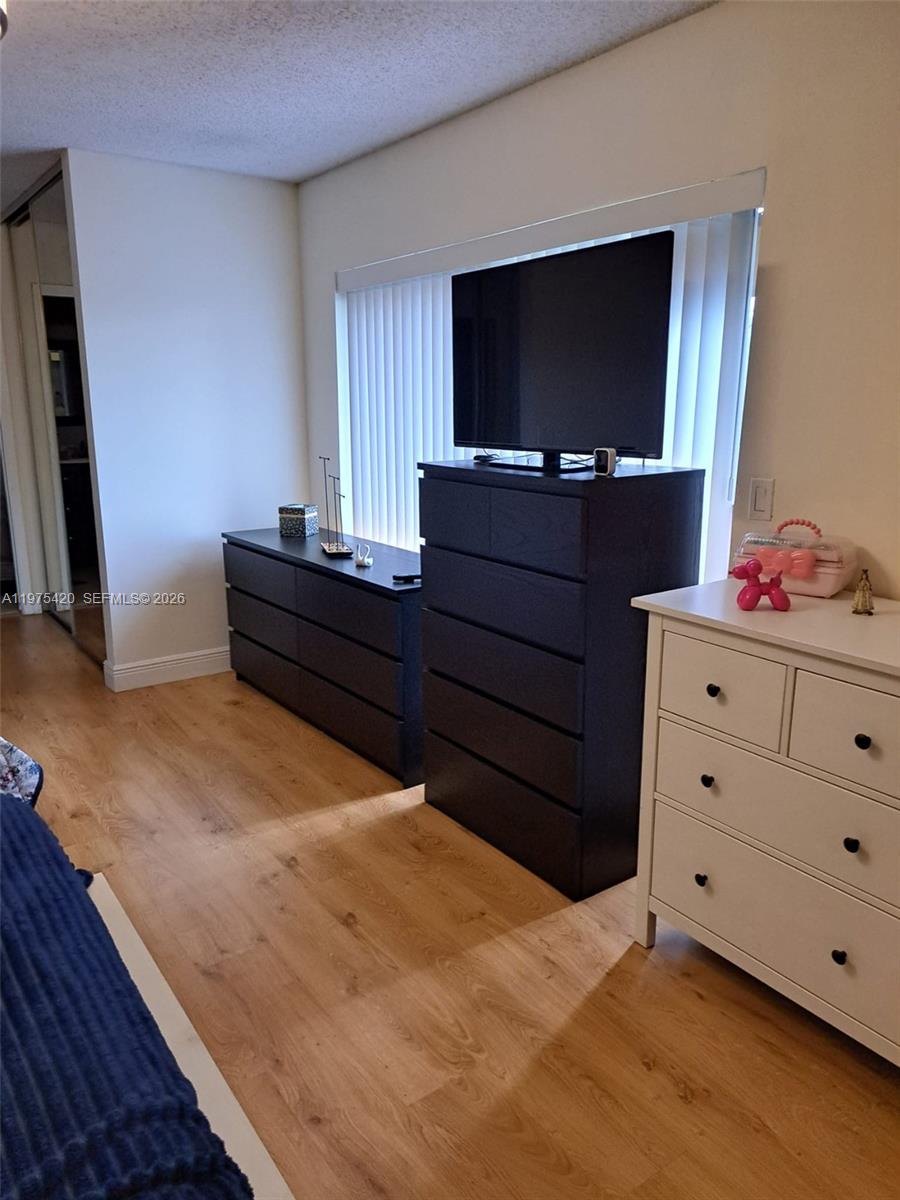 C H E ACRES - Residential