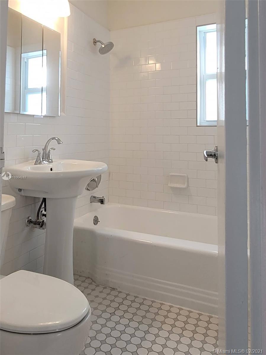 ARBORS CONDO - Residential Lease