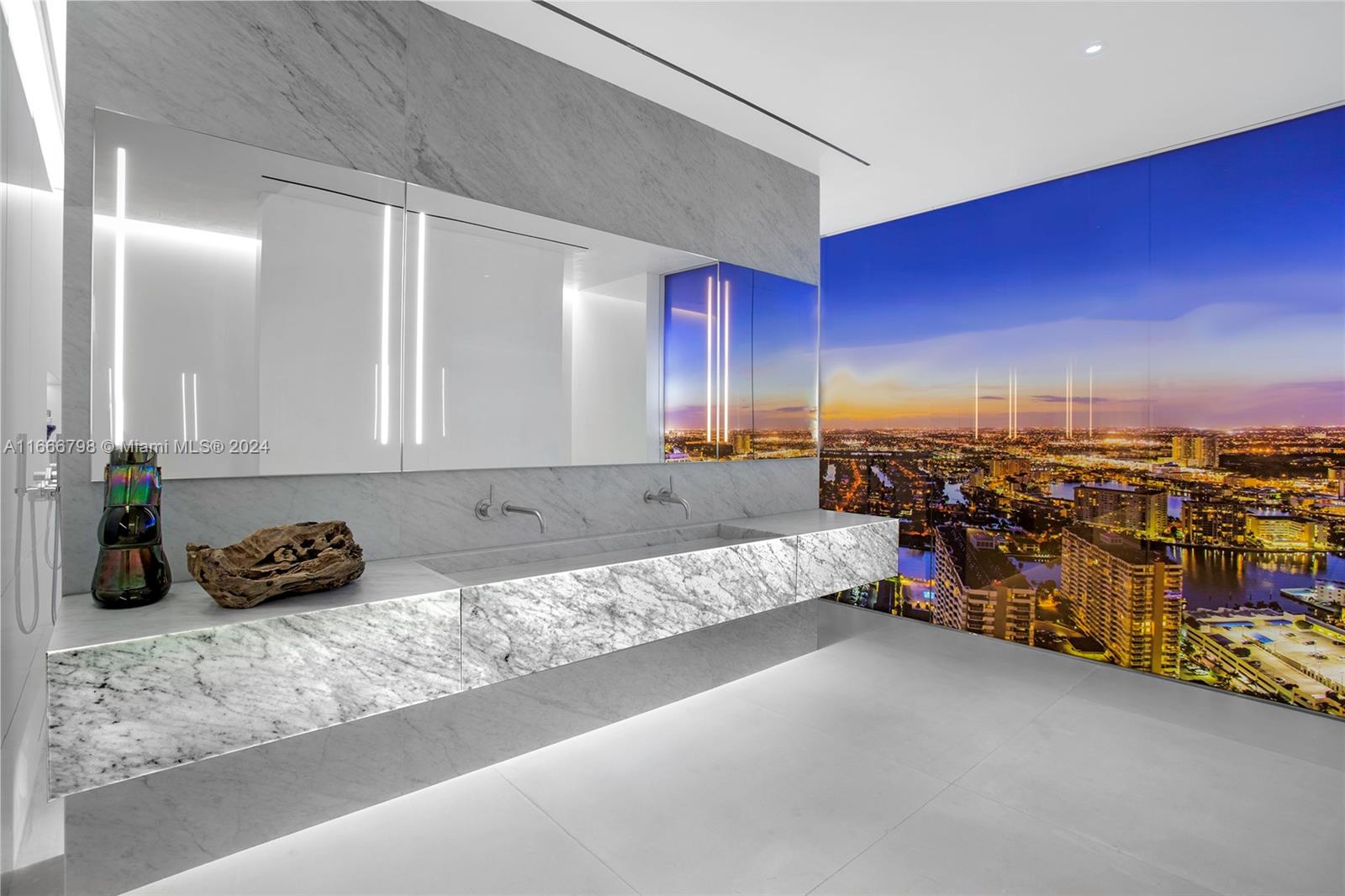 2000 Ocean - Residential