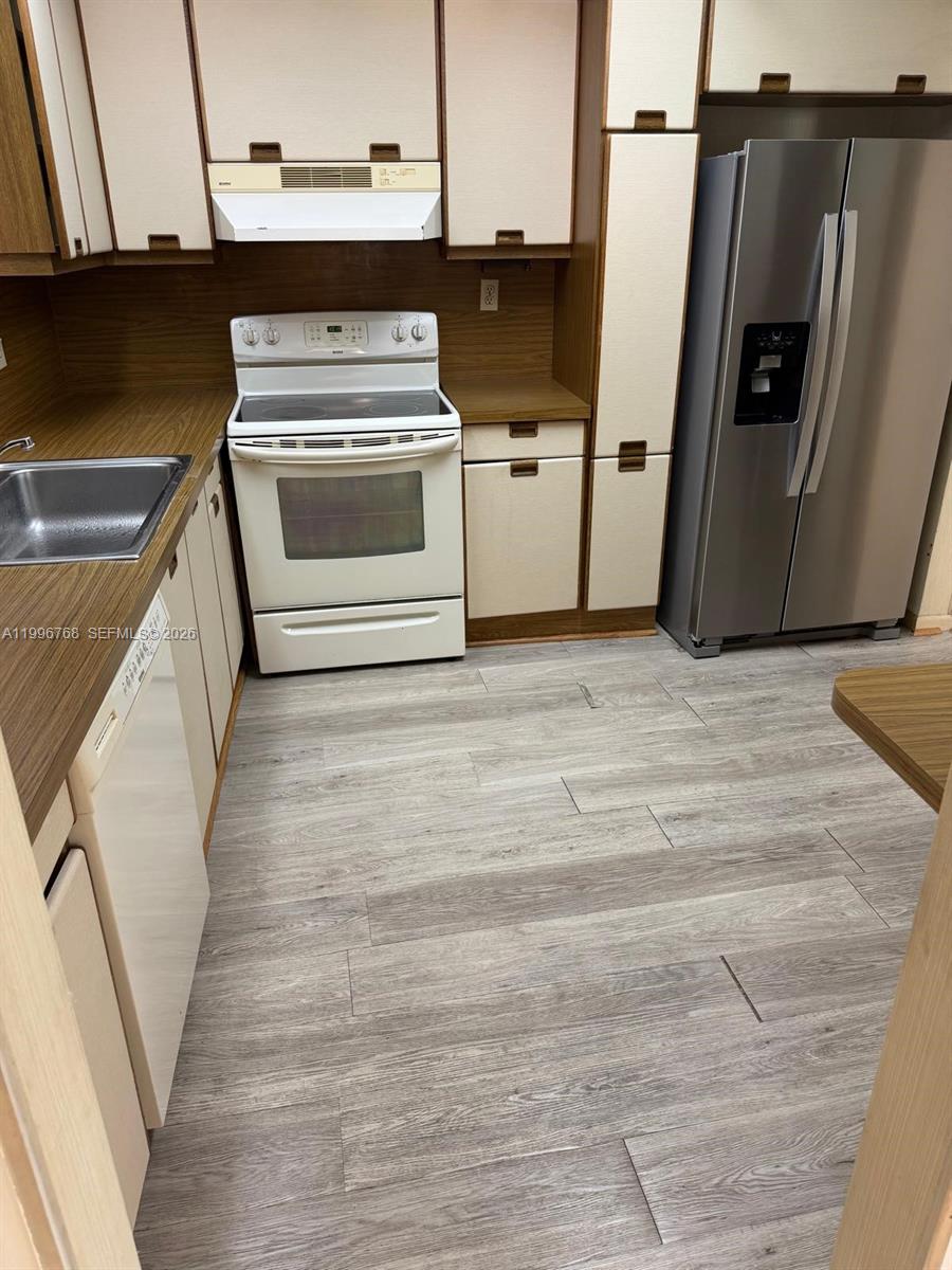 SEL-CLAR MANORS - Residential