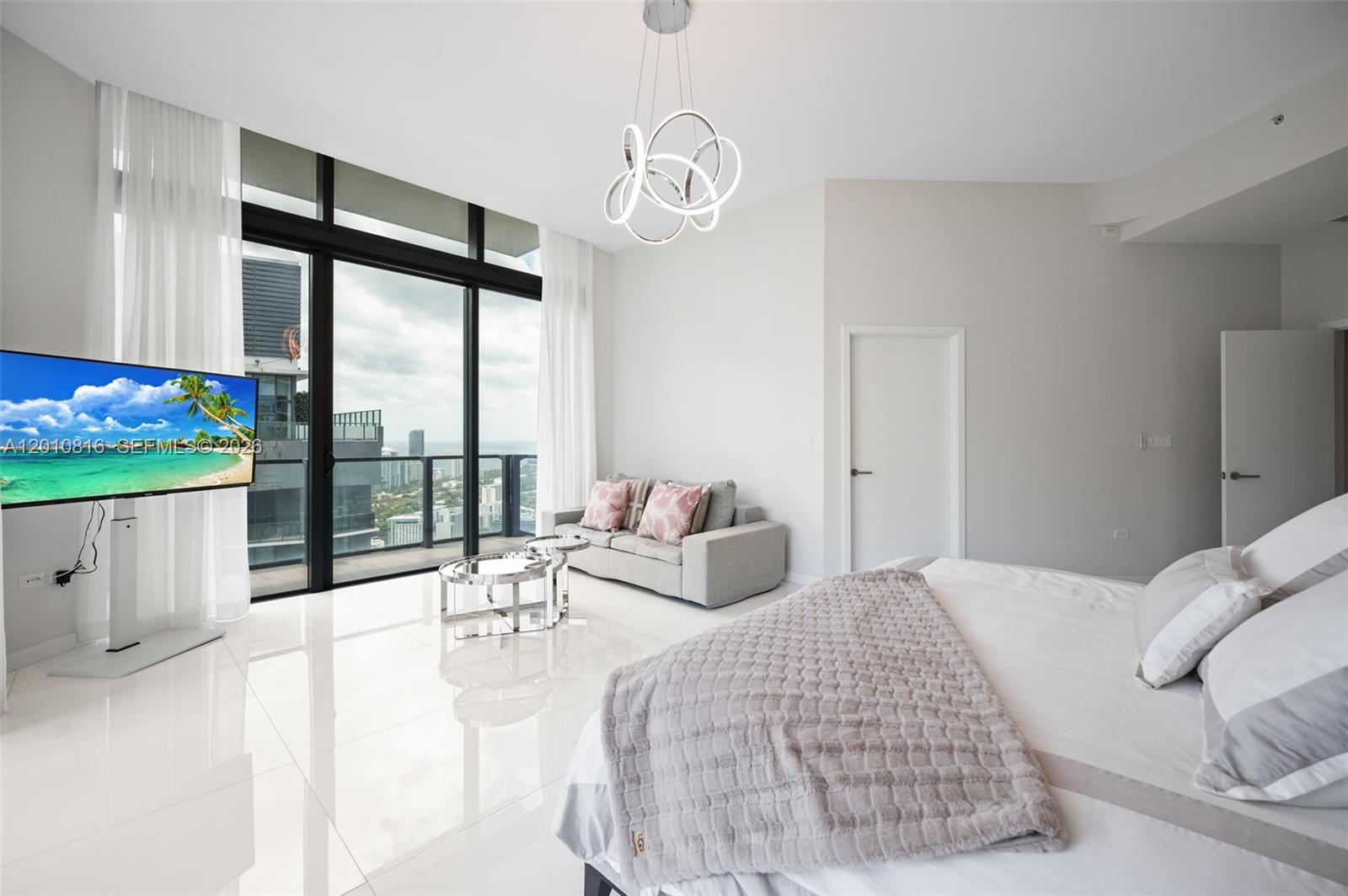 RISE CONDO - Residential