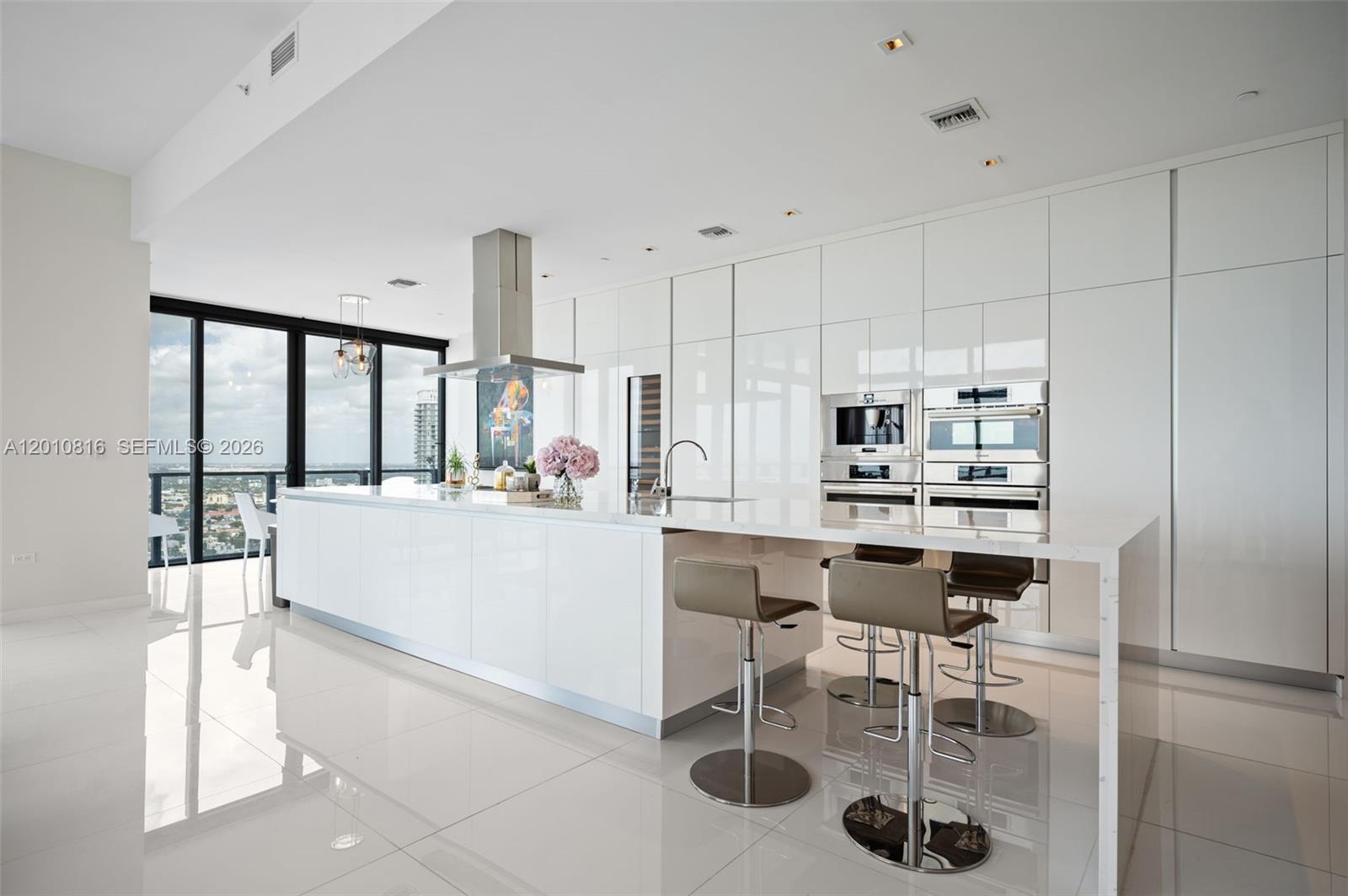 RISE CONDO - Residential