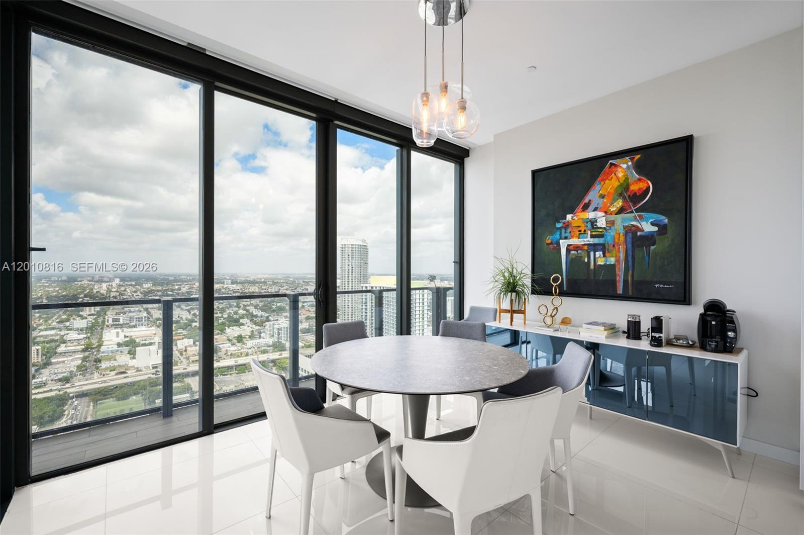 RISE CONDO - Residential