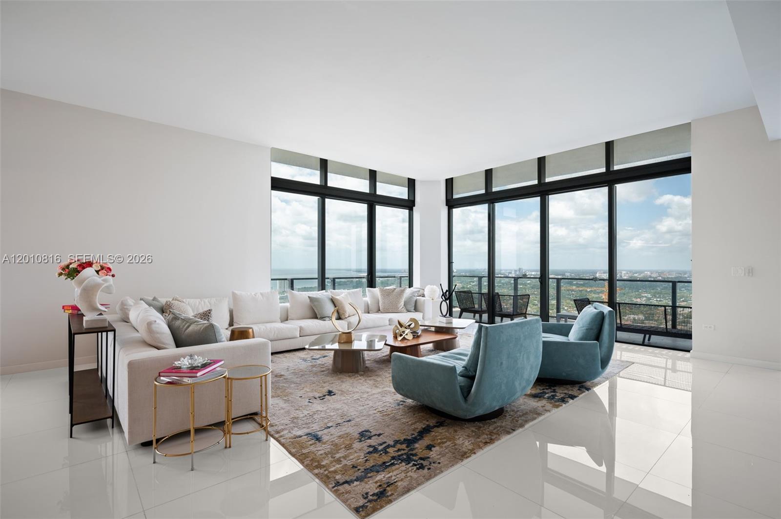 RISE CONDO - Residential
