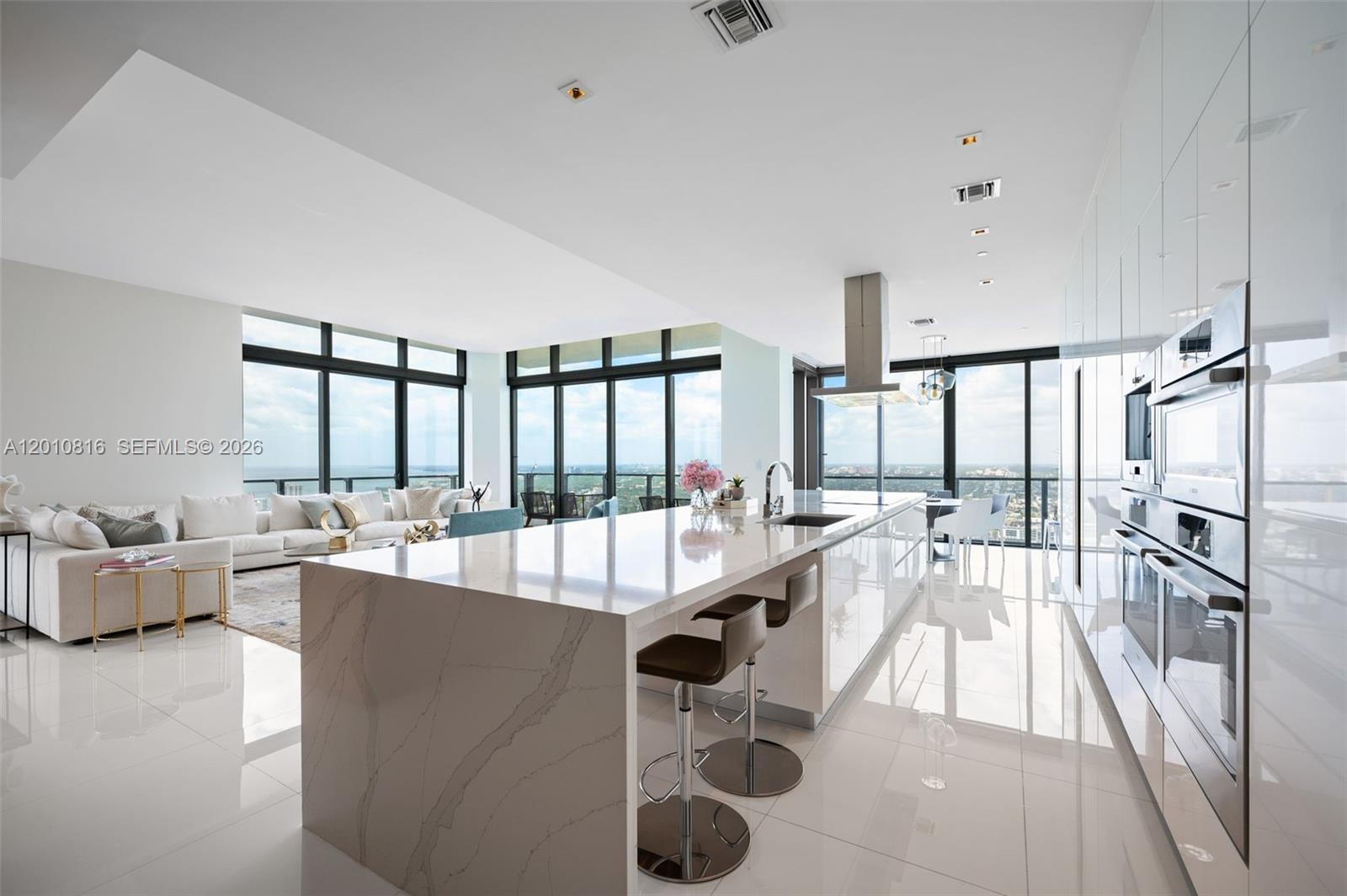 RISE CONDO - Residential