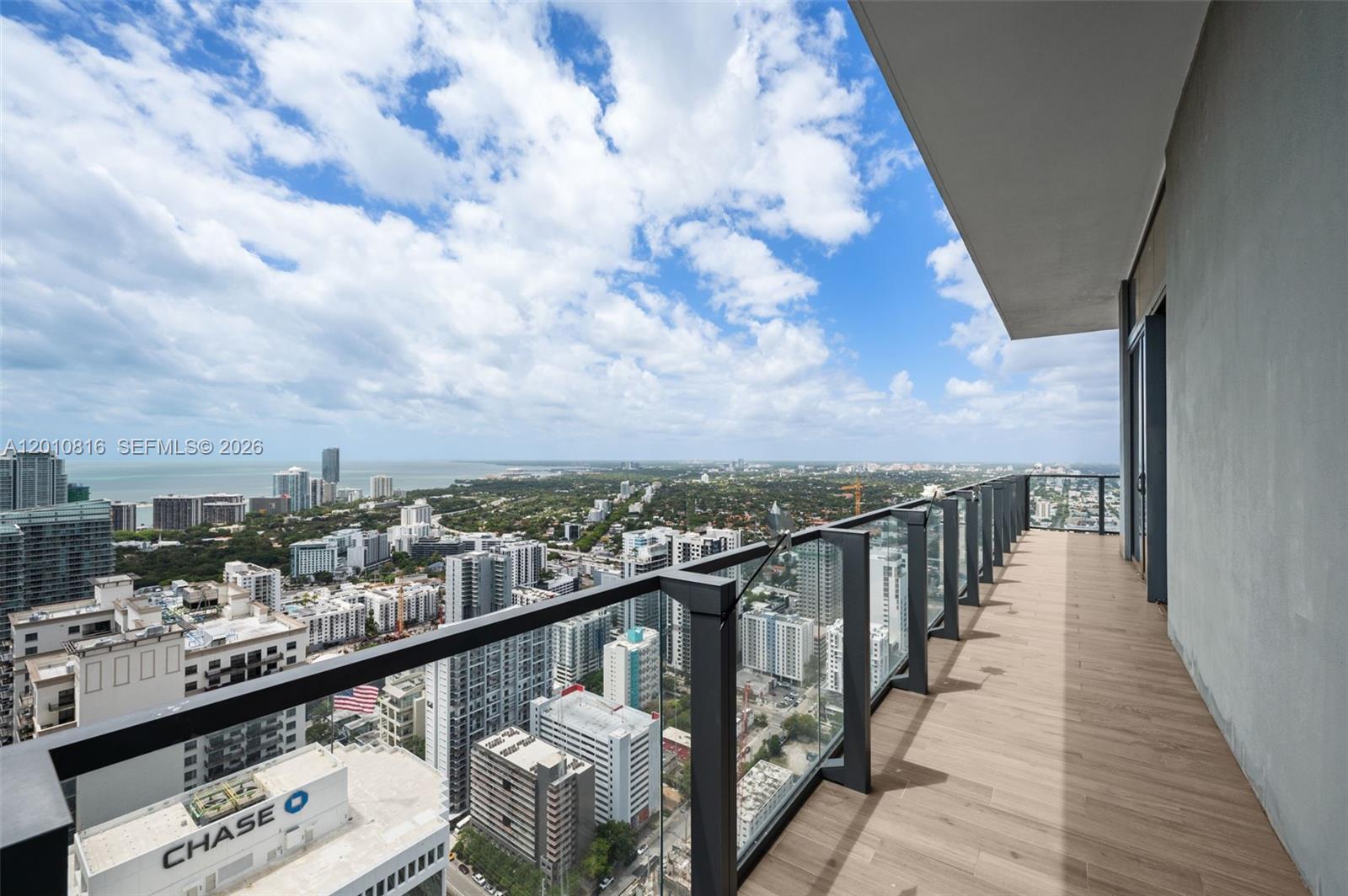 RISE CONDO - Residential