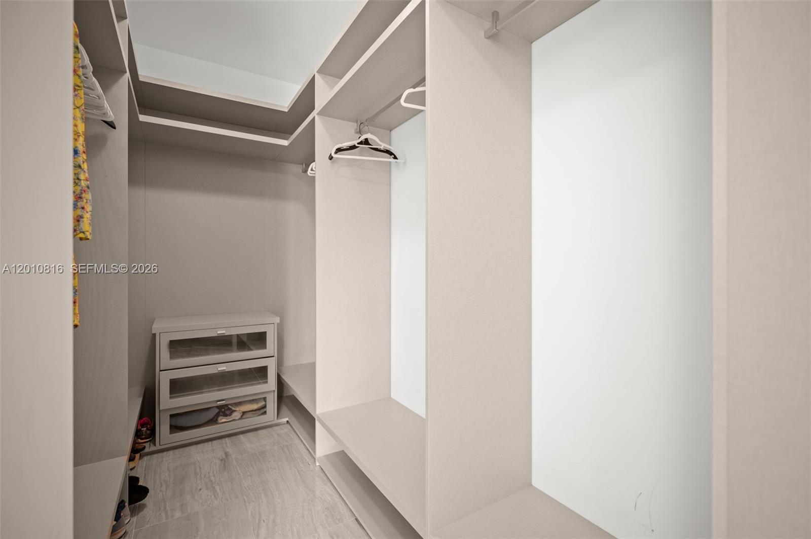 RISE CONDO - Residential