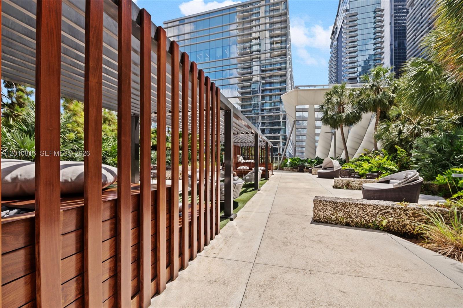 RISE CONDO - Residential