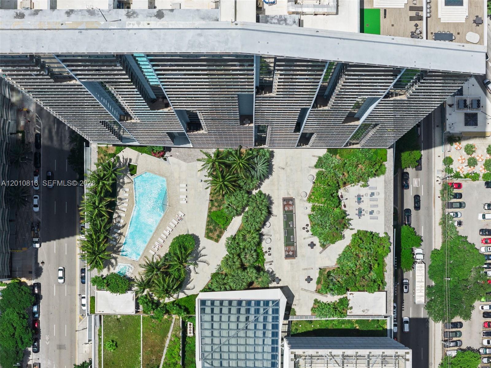 RISE CONDO - Residential