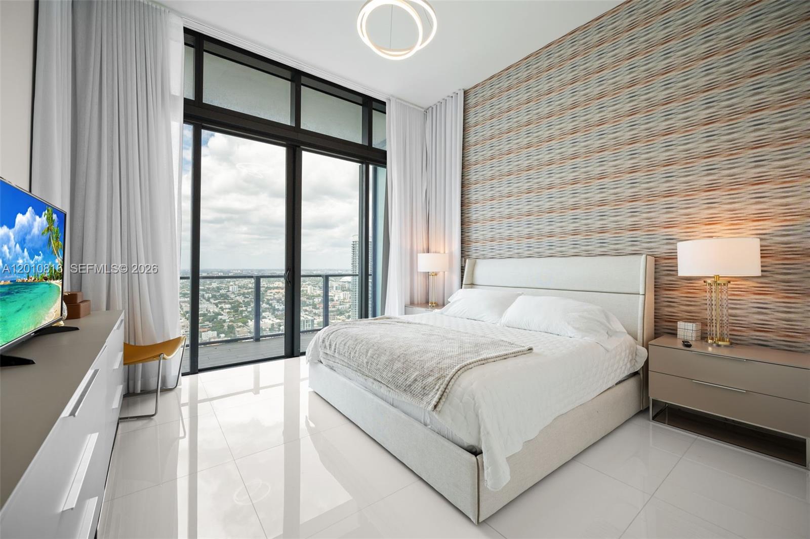 RISE CONDO - Residential