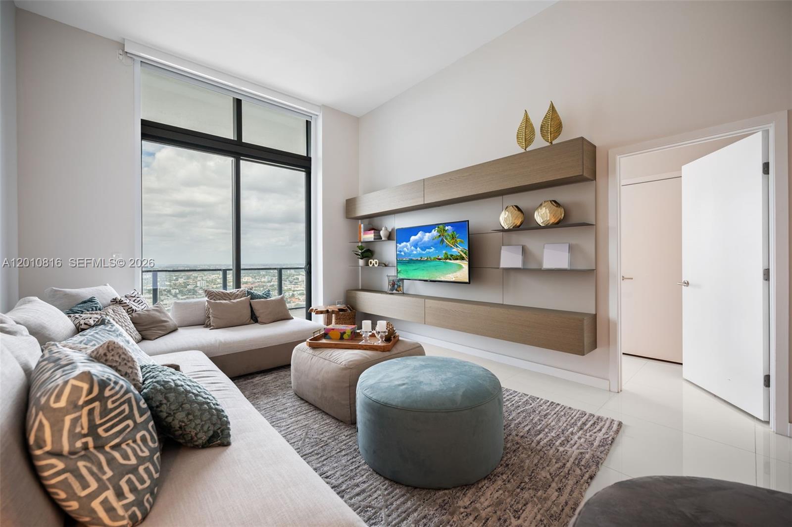 RISE CONDO - Residential