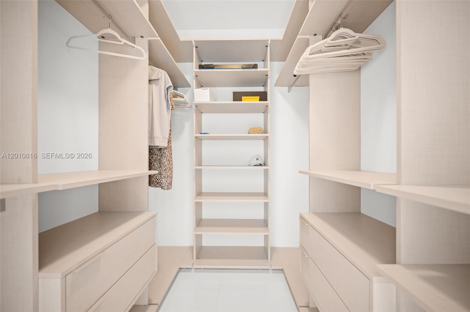 RISE CONDO - Residential