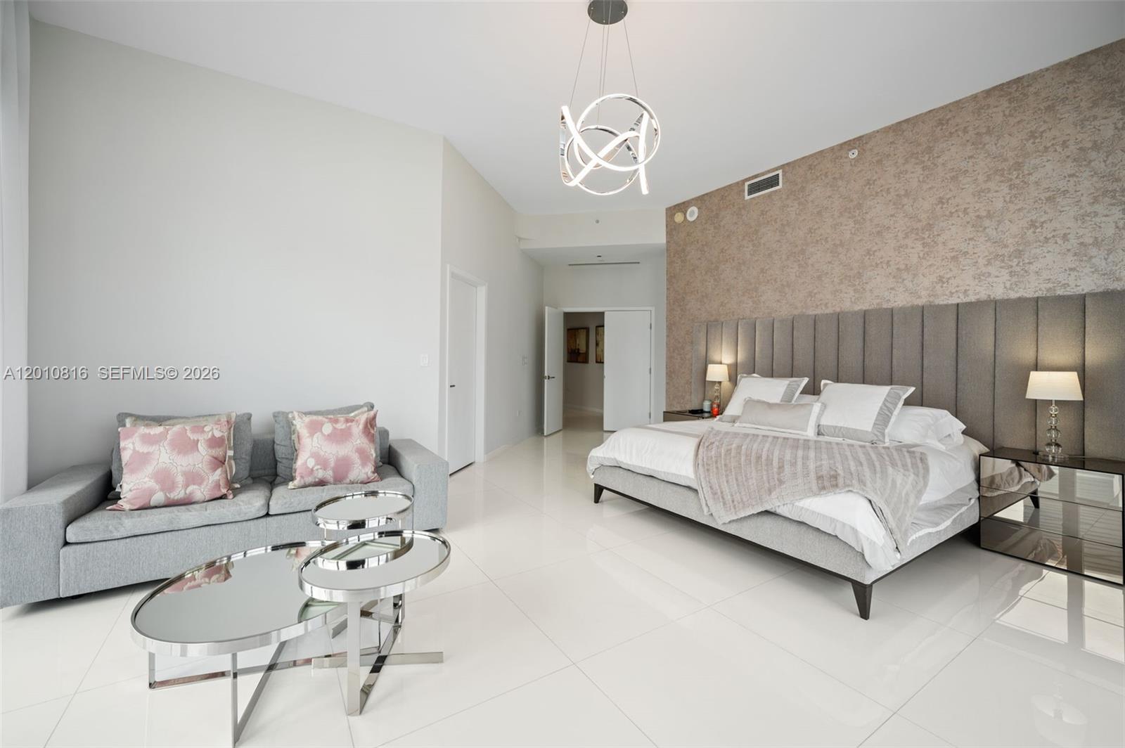 RISE CONDO - Residential