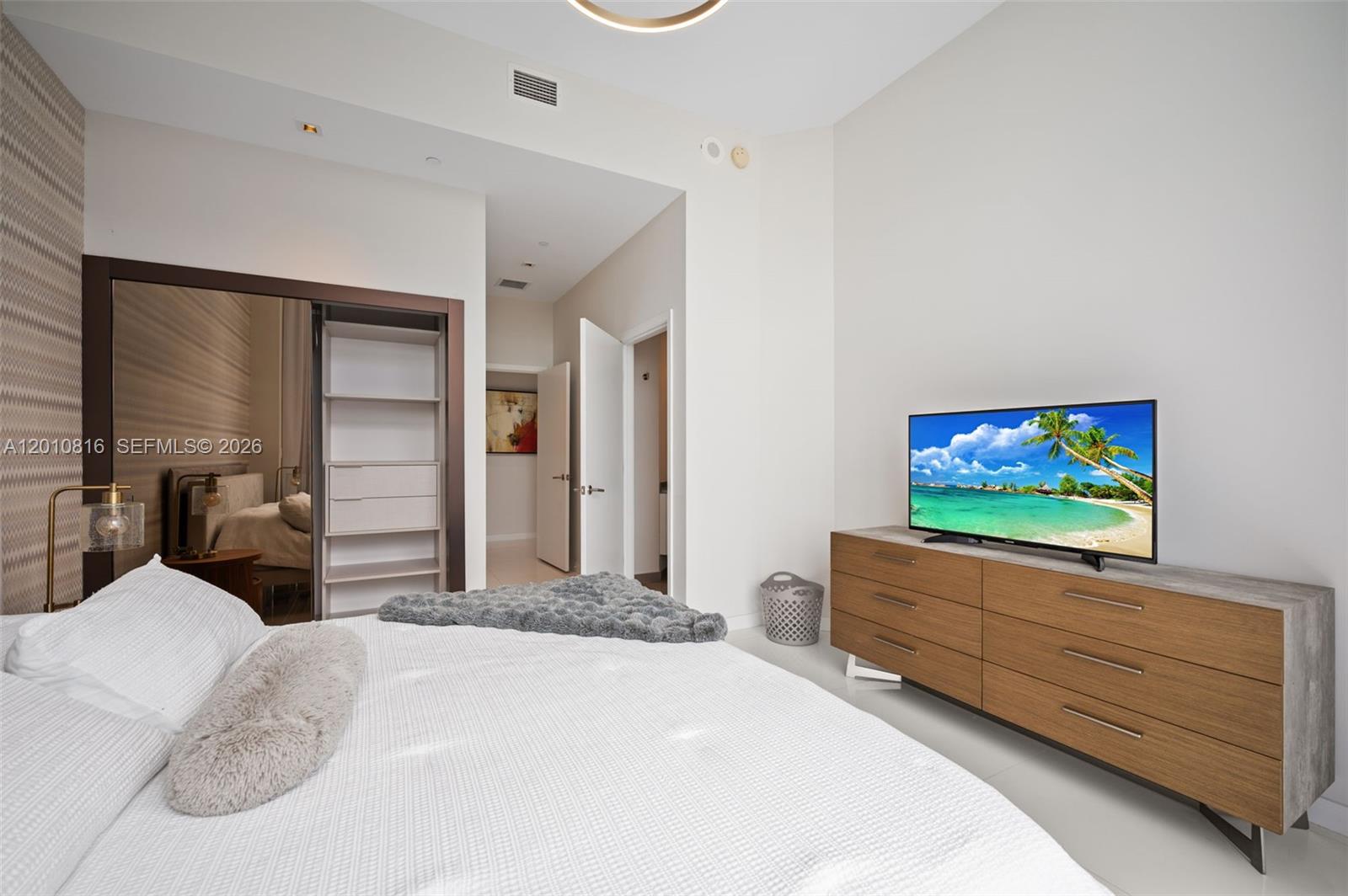 RISE CONDO - Residential