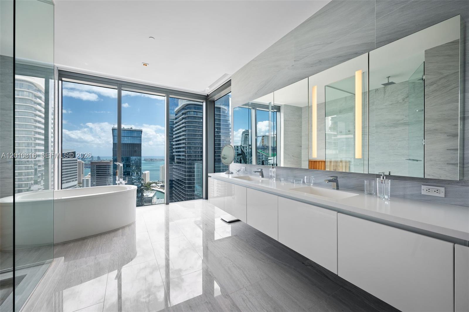 RISE CONDO - Residential