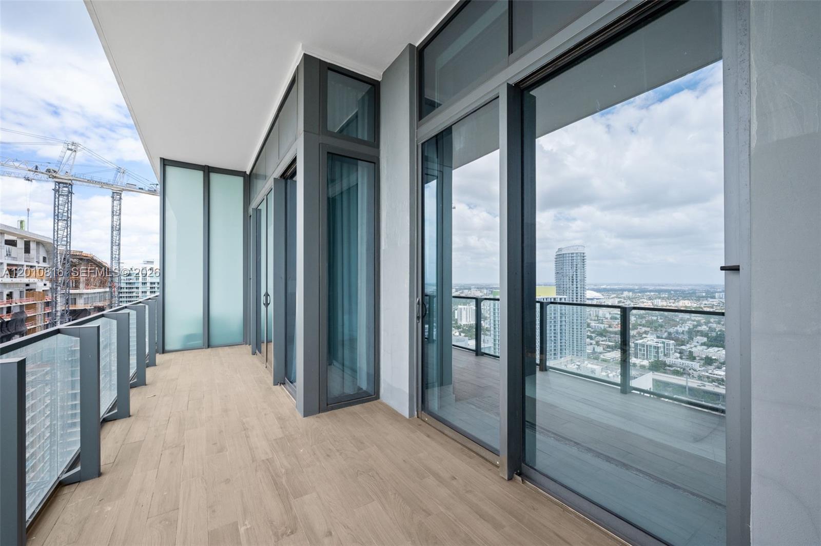 RISE CONDO - Residential