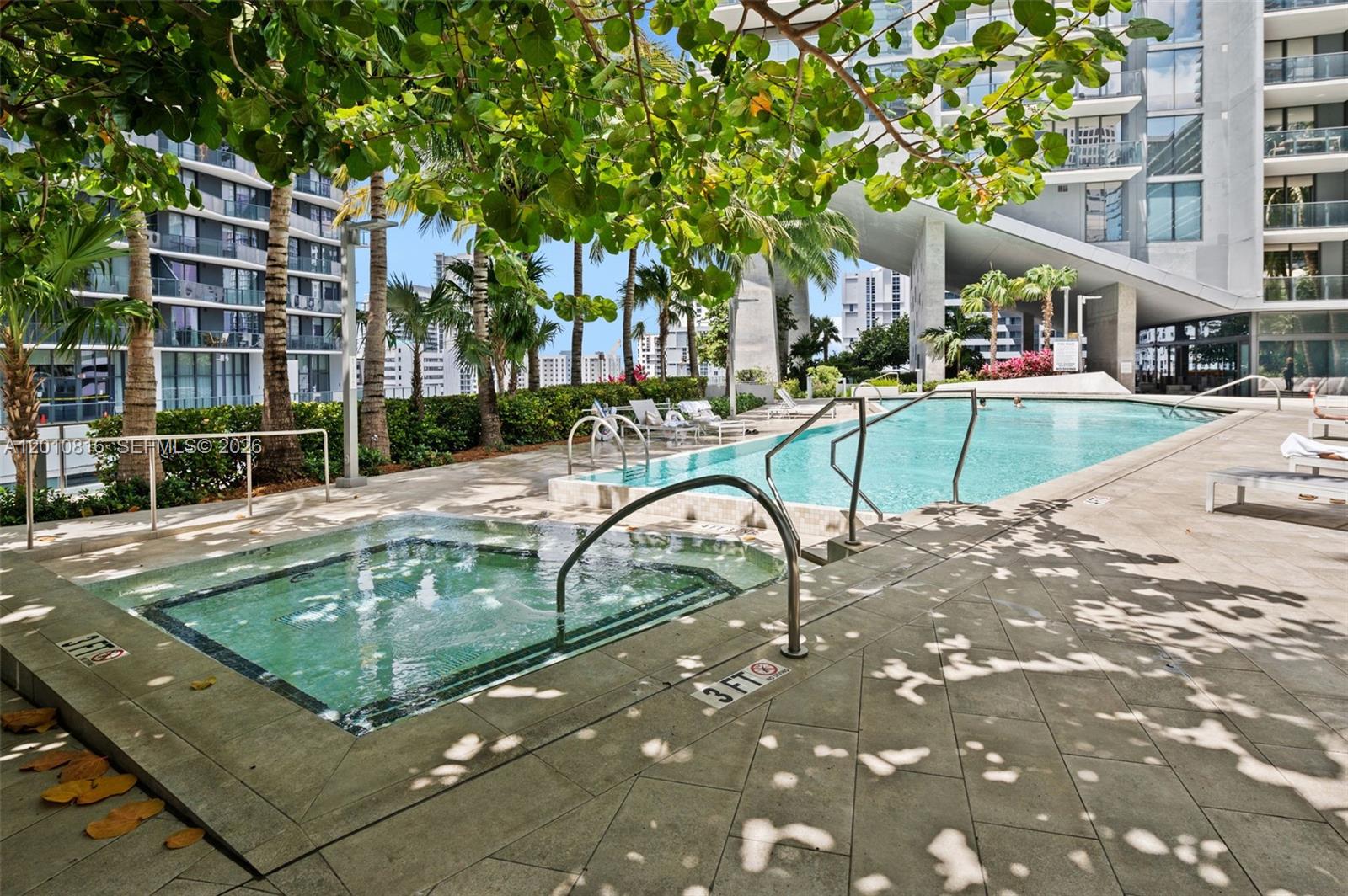RISE CONDO - Residential