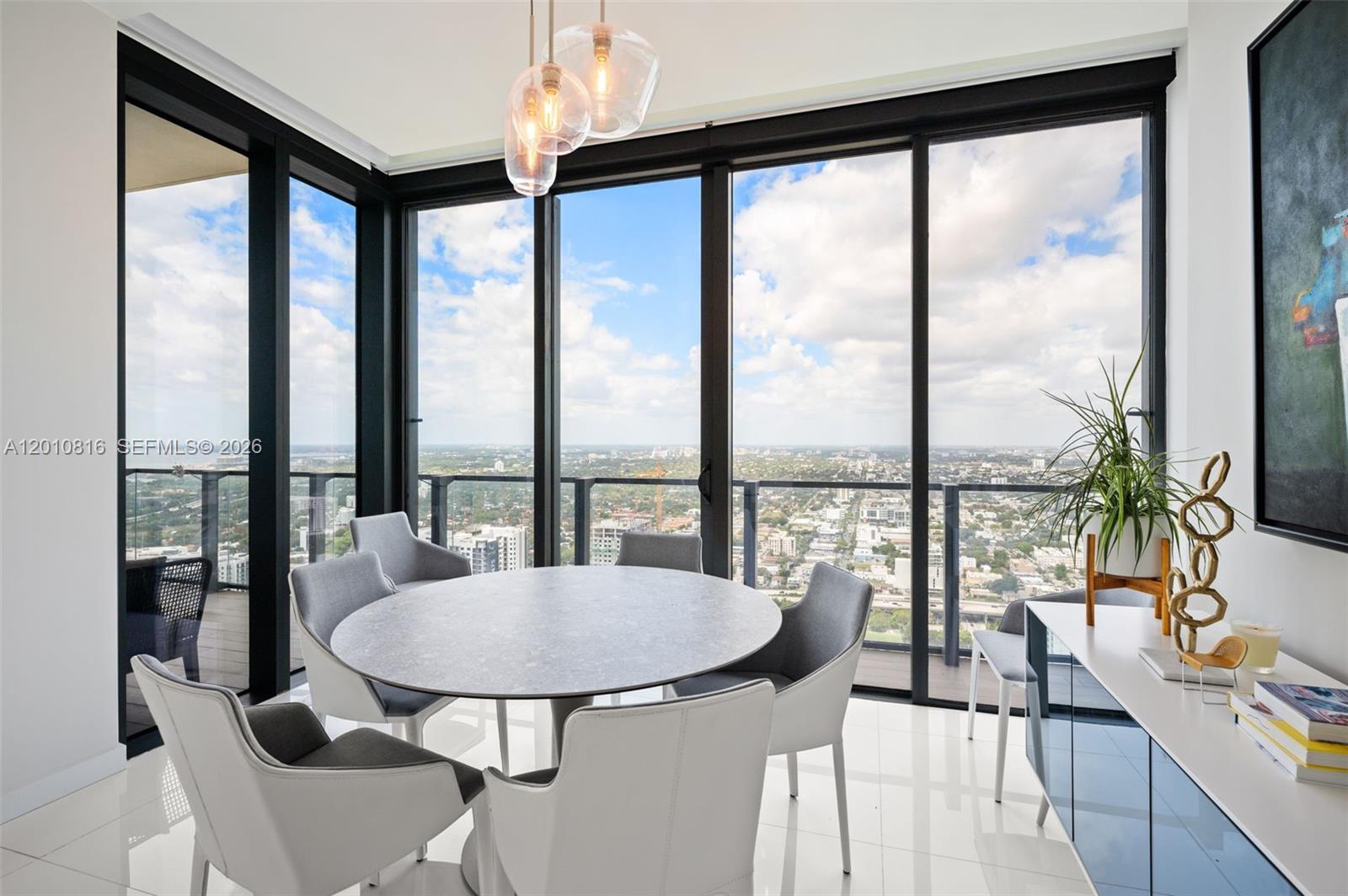 RISE CONDO - Residential