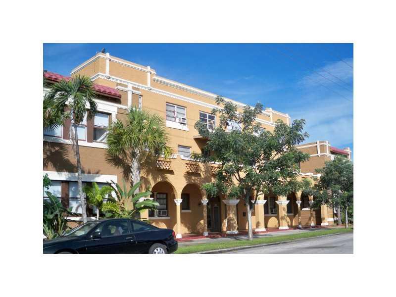 Lovely 1 bedroom, 1 bath apartment -Lots of natural light - walking closet- Within walking distance to John Young Circle and all points of interest. Building is located directly in front of the golf course. Rental price includes all utilities! Friendly at mosphere. Quick approval process for fast move in's. Property Professionally leased and managed by Management Miami -