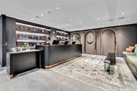 398 NE 5th St 4507 Miami FL 33132