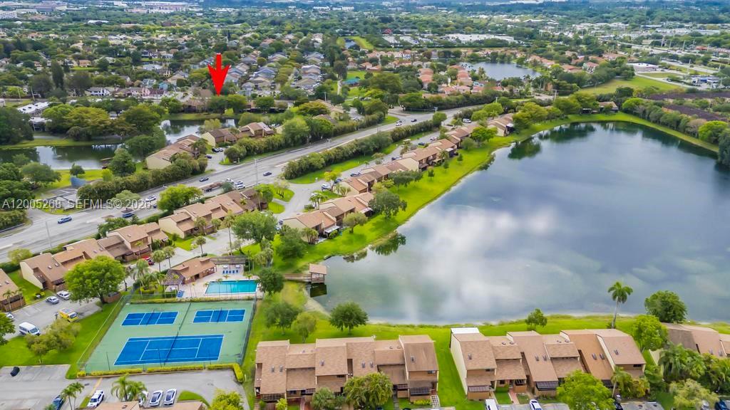 PINE ISLAND LAKES TOWNHOM - Residential