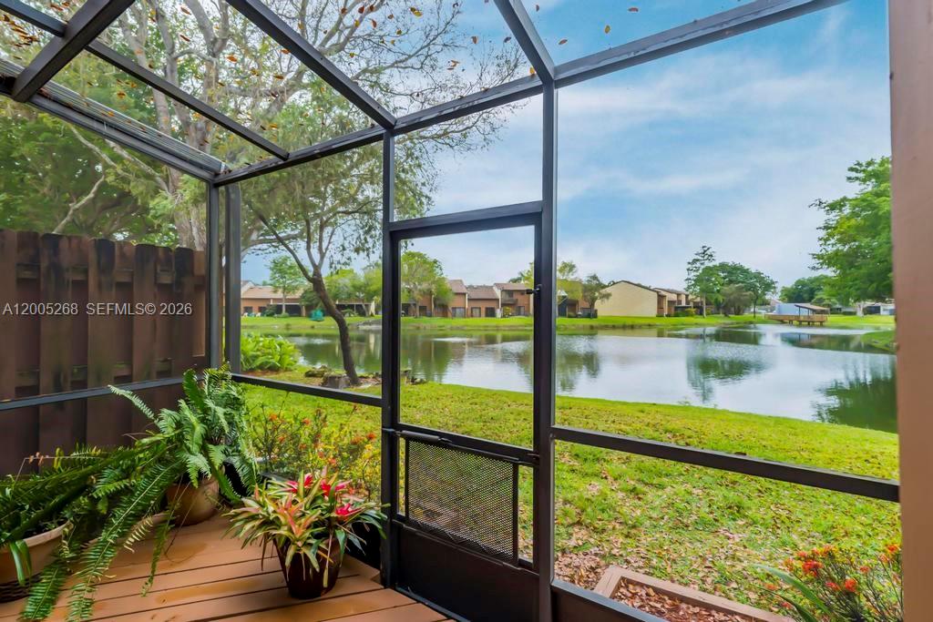 PINE ISLAND LAKES TOWNHOM - Residential