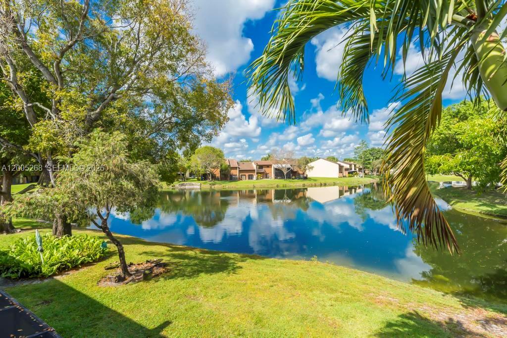 PINE ISLAND LAKES TOWNHOM - Residential