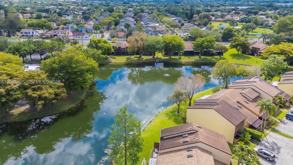 PINE ISLAND LAKES TOWNHOM - Residential