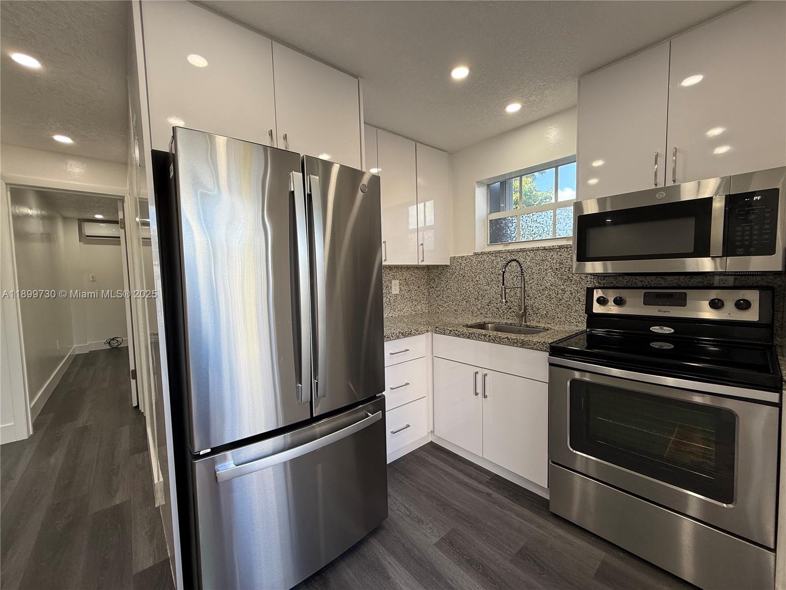 TWELFTH ST MANORS 1ST ADD - Residential Lease