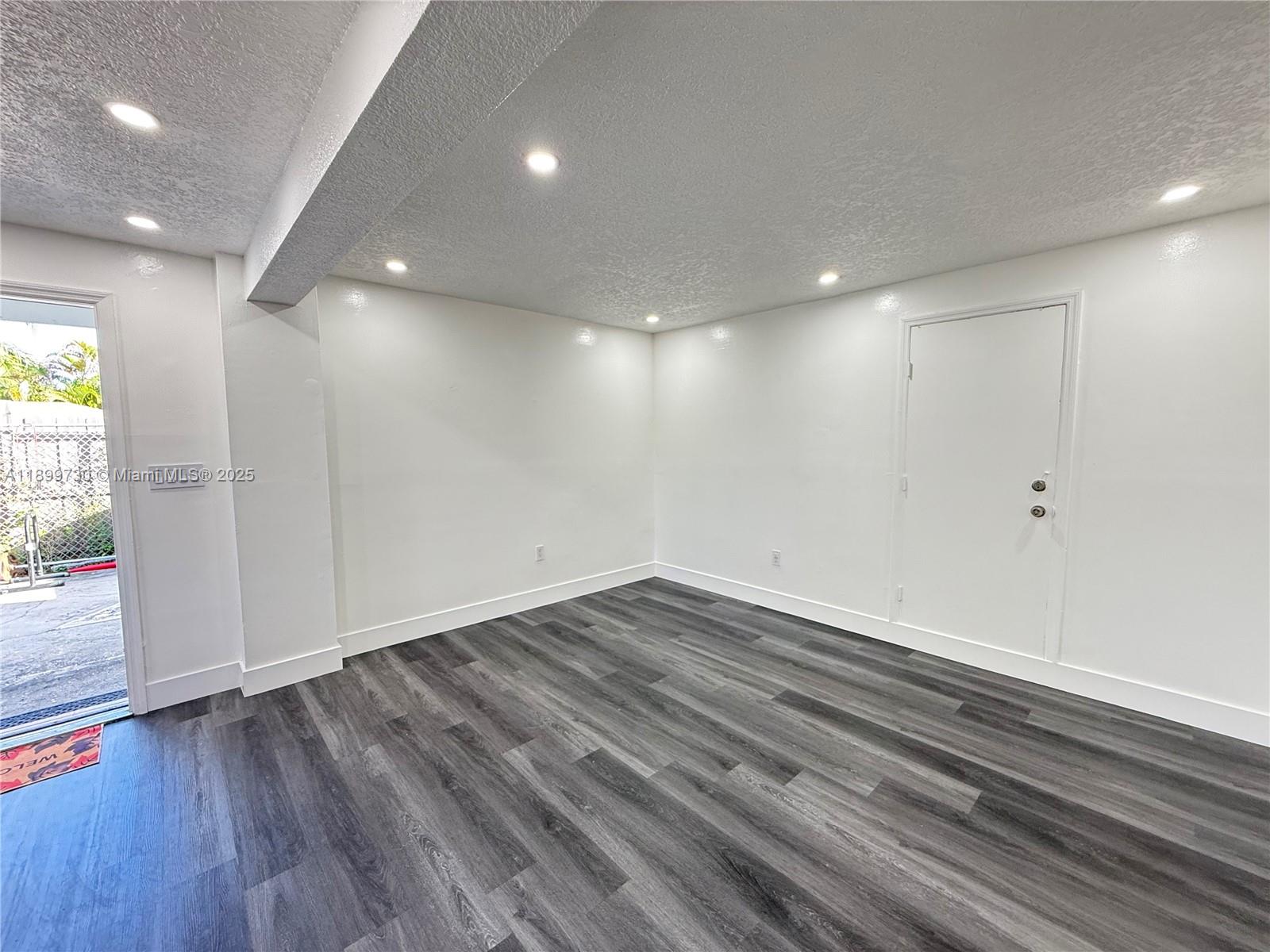 TWELFTH ST MANORS 1ST ADD - Residential Lease