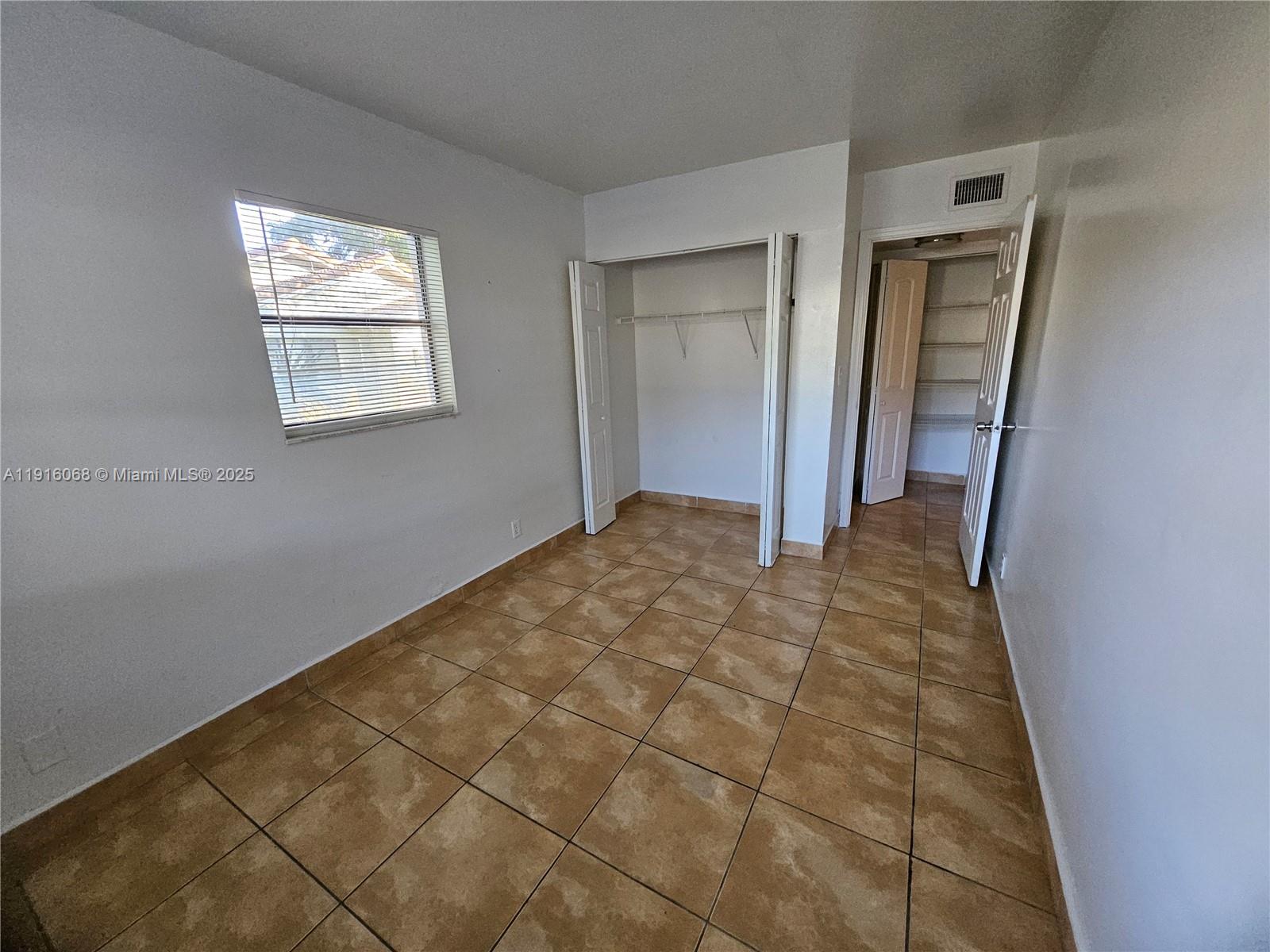 SPRING COVE CONDO - Residential Lease