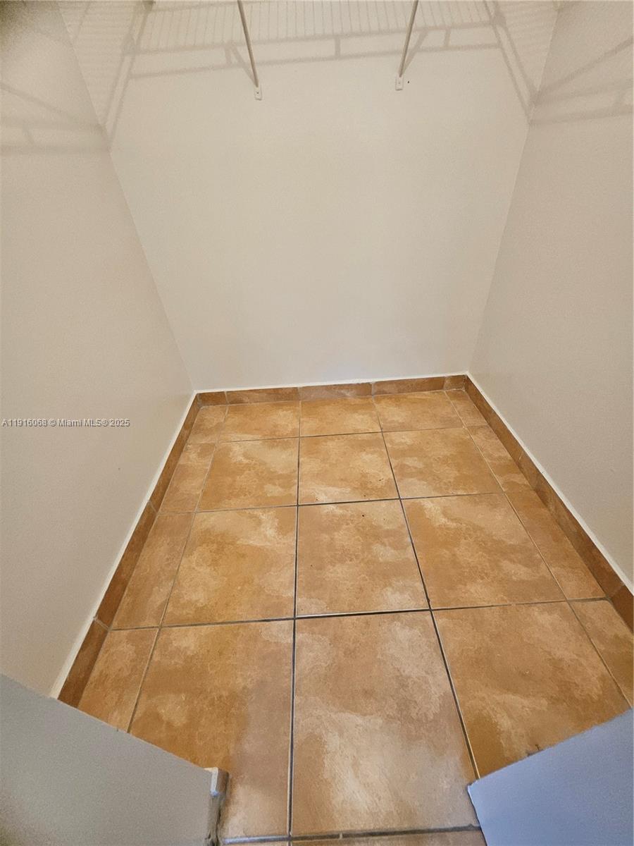 SPRING COVE CONDO - Residential Lease