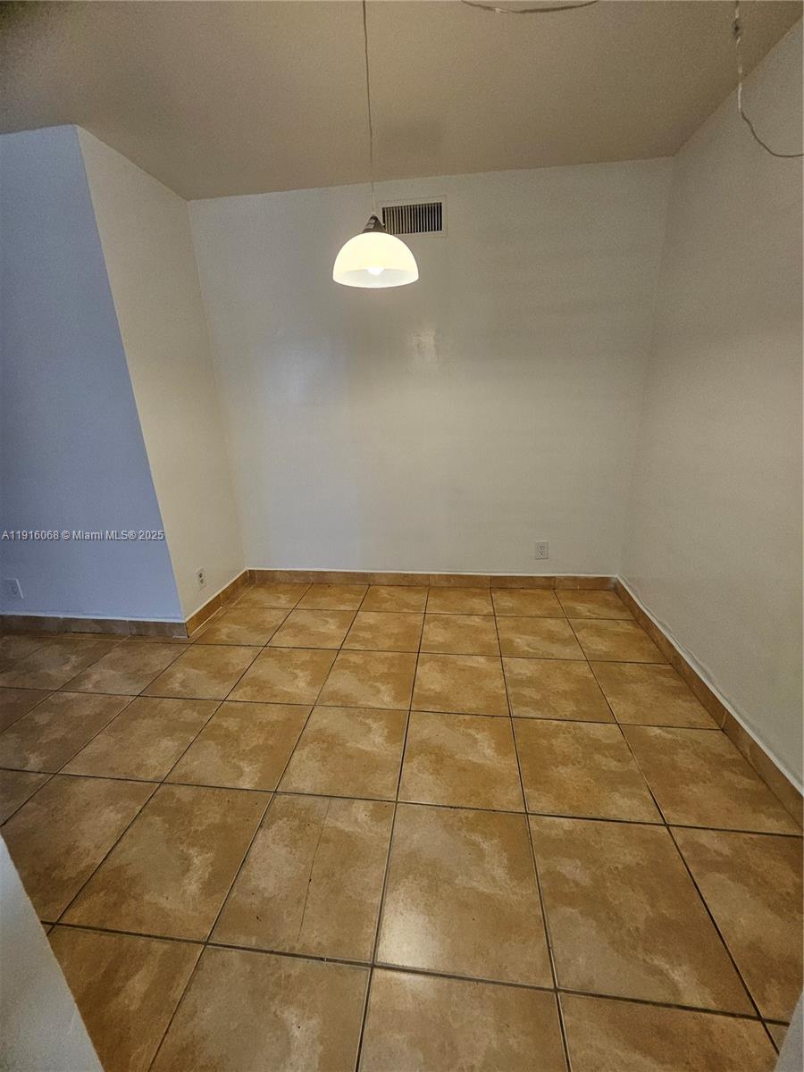 SPRING COVE CONDO - Residential Lease