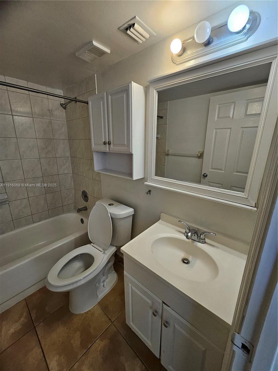 SPRING COVE CONDO - Residential Lease