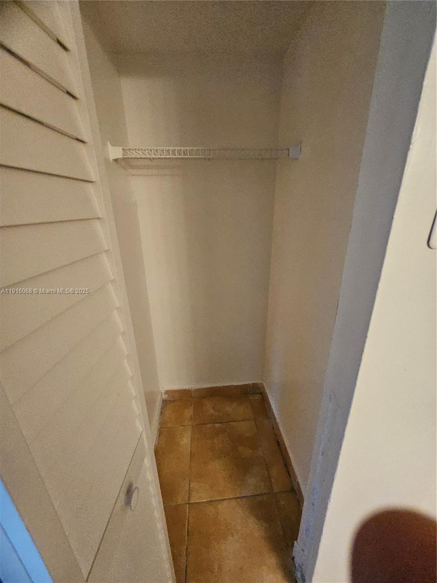 SPRING COVE CONDO - Residential Lease