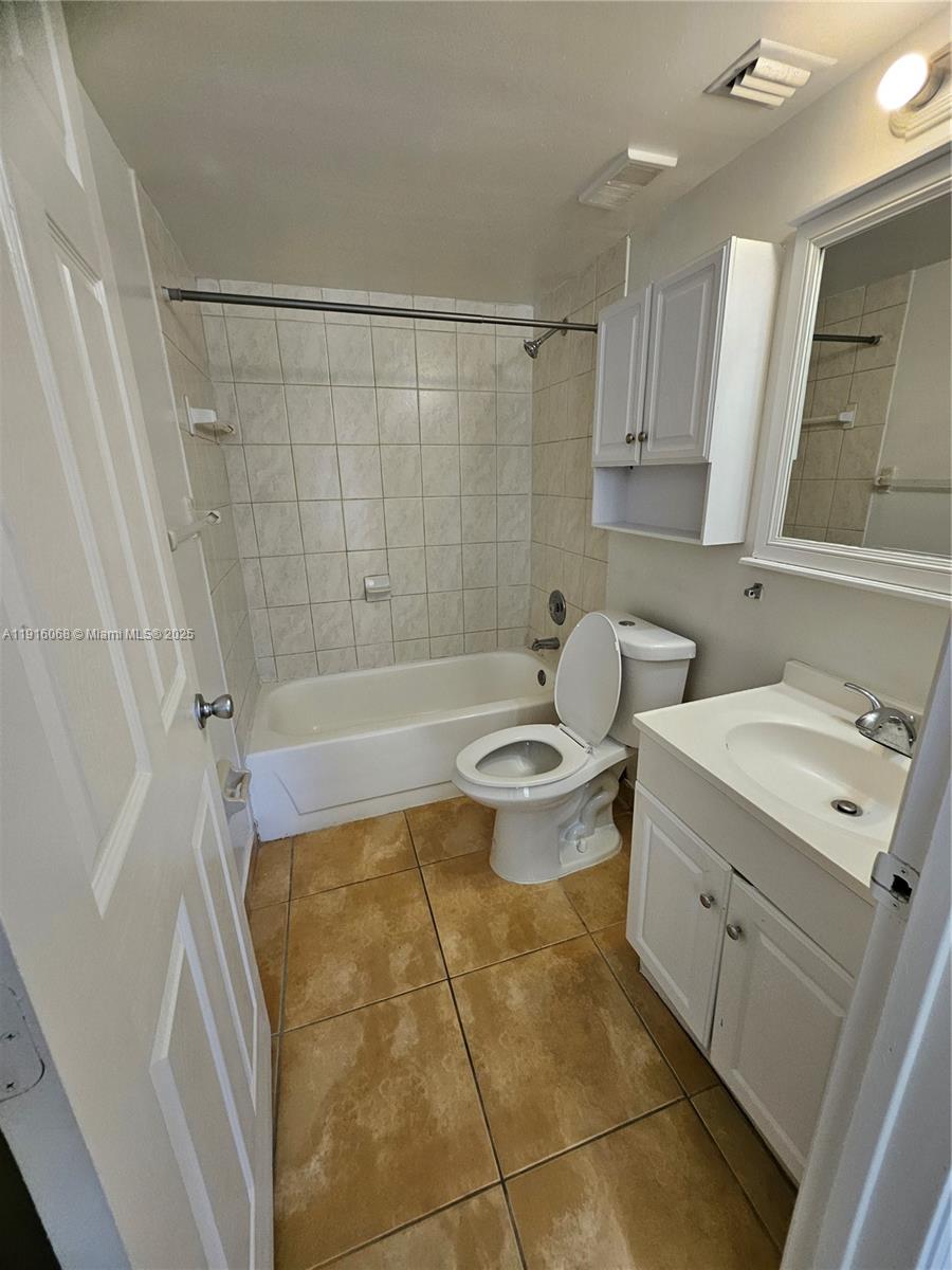 SPRING COVE CONDO - Residential Lease