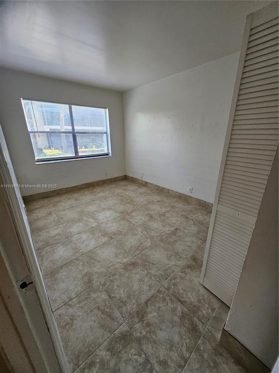 SPRING COVE CONDO - Residential Lease