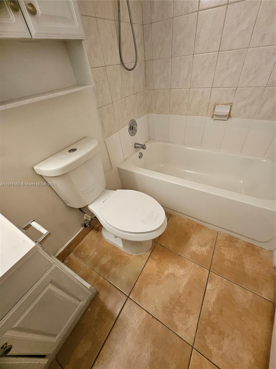 SPRING COVE CONDO - Residential Lease