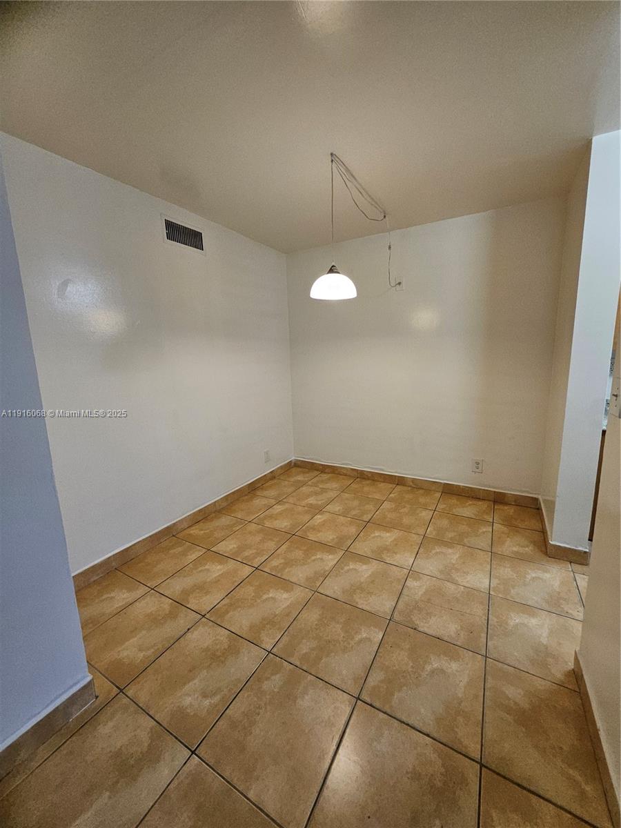 SPRING COVE CONDO - Residential Lease