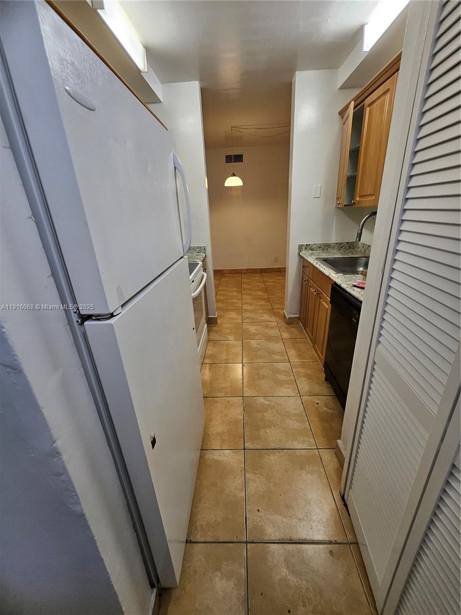 SPRING COVE CONDO - Residential Lease