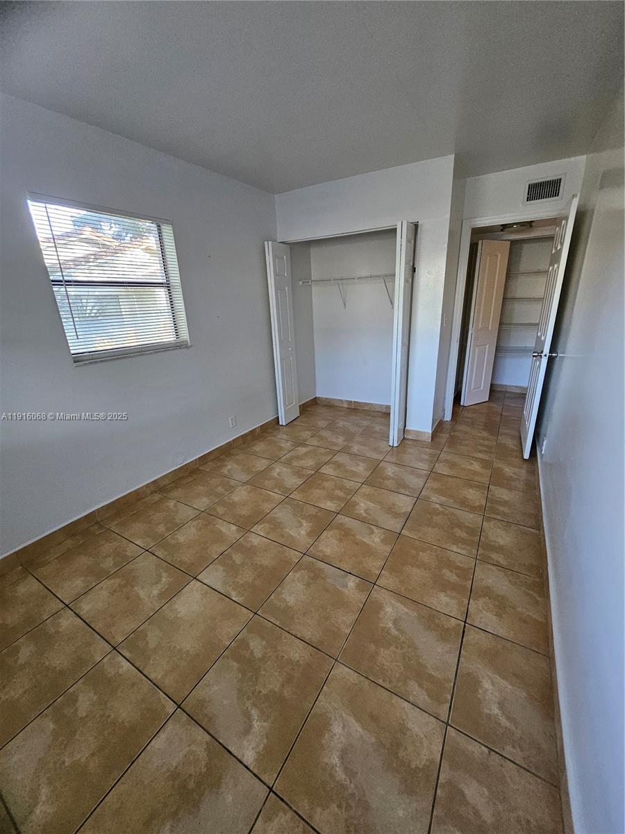 SPRING COVE CONDO - Residential Lease