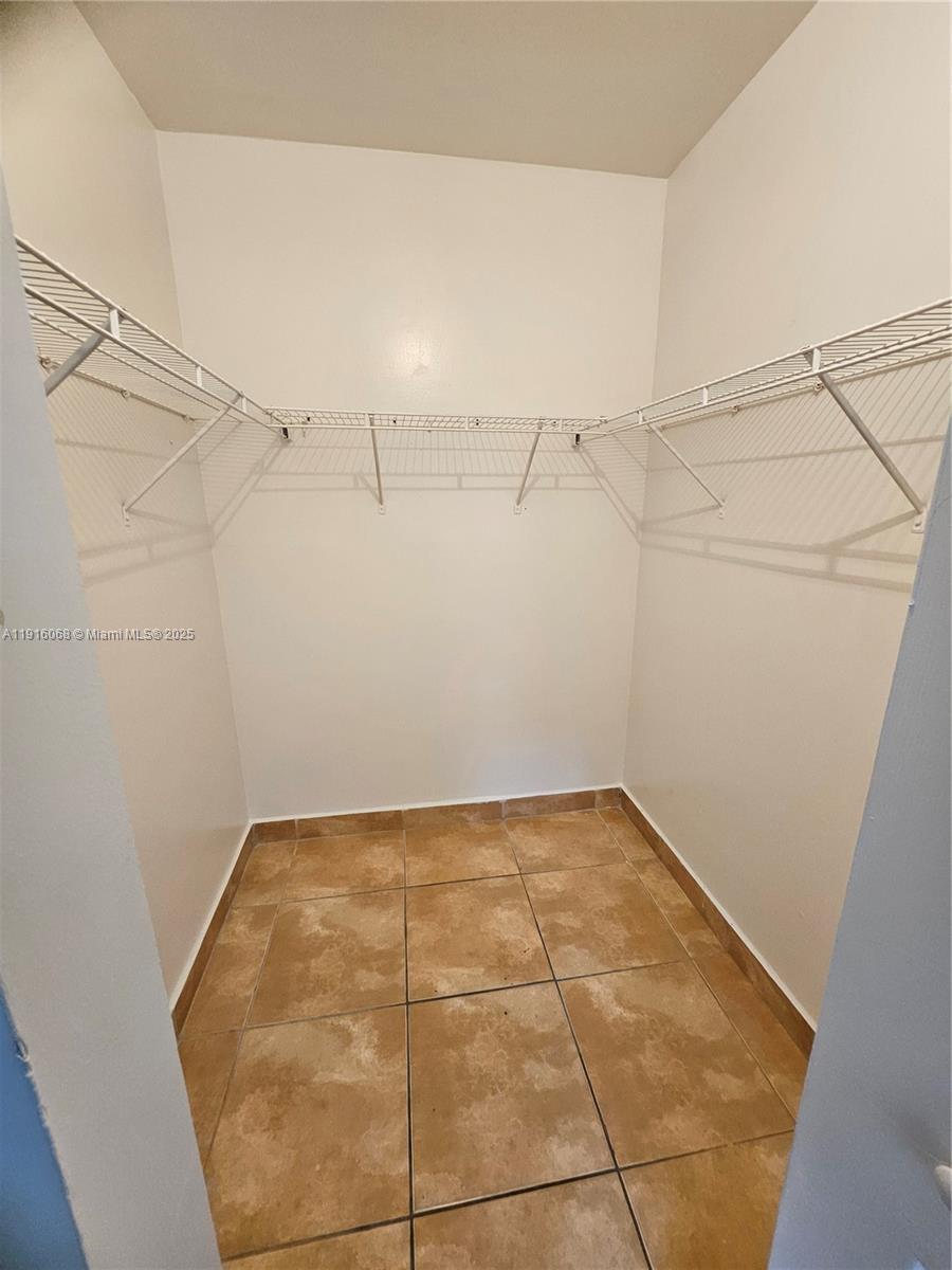 SPRING COVE CONDO - Residential Lease