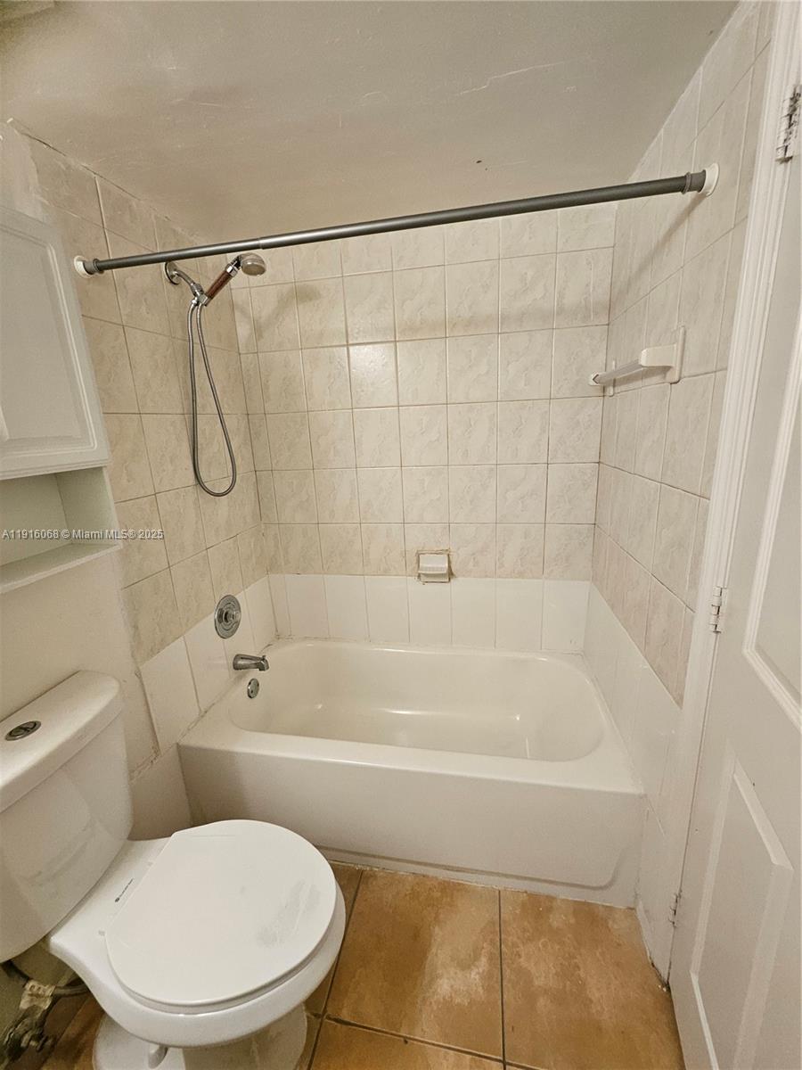 SPRING COVE CONDO - Residential Lease